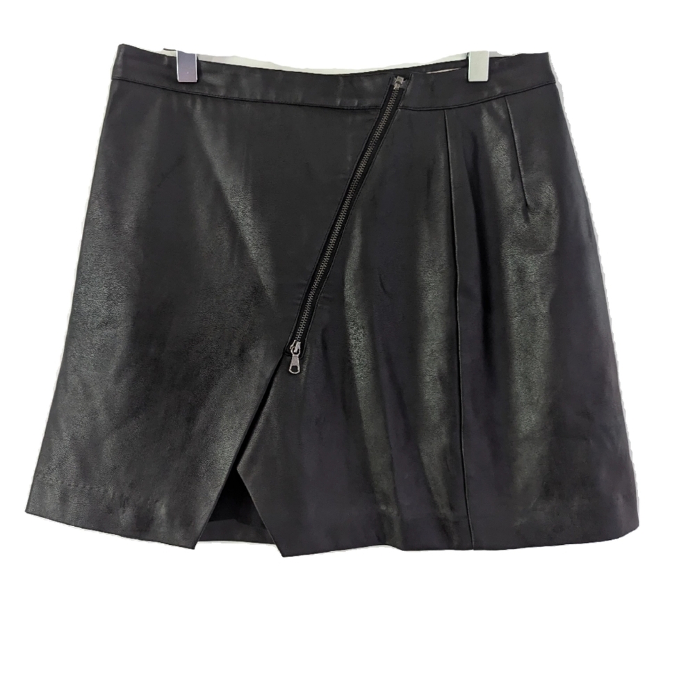 Banana Republic PU Vegan Leather Mini Skirt with Asymmetrical Zipper Size 8